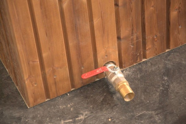 Keturkampės formos plastikinis termomedienos apdailos kubilas Keturkampės formos plastikinis termomedienos apdailos kubilas